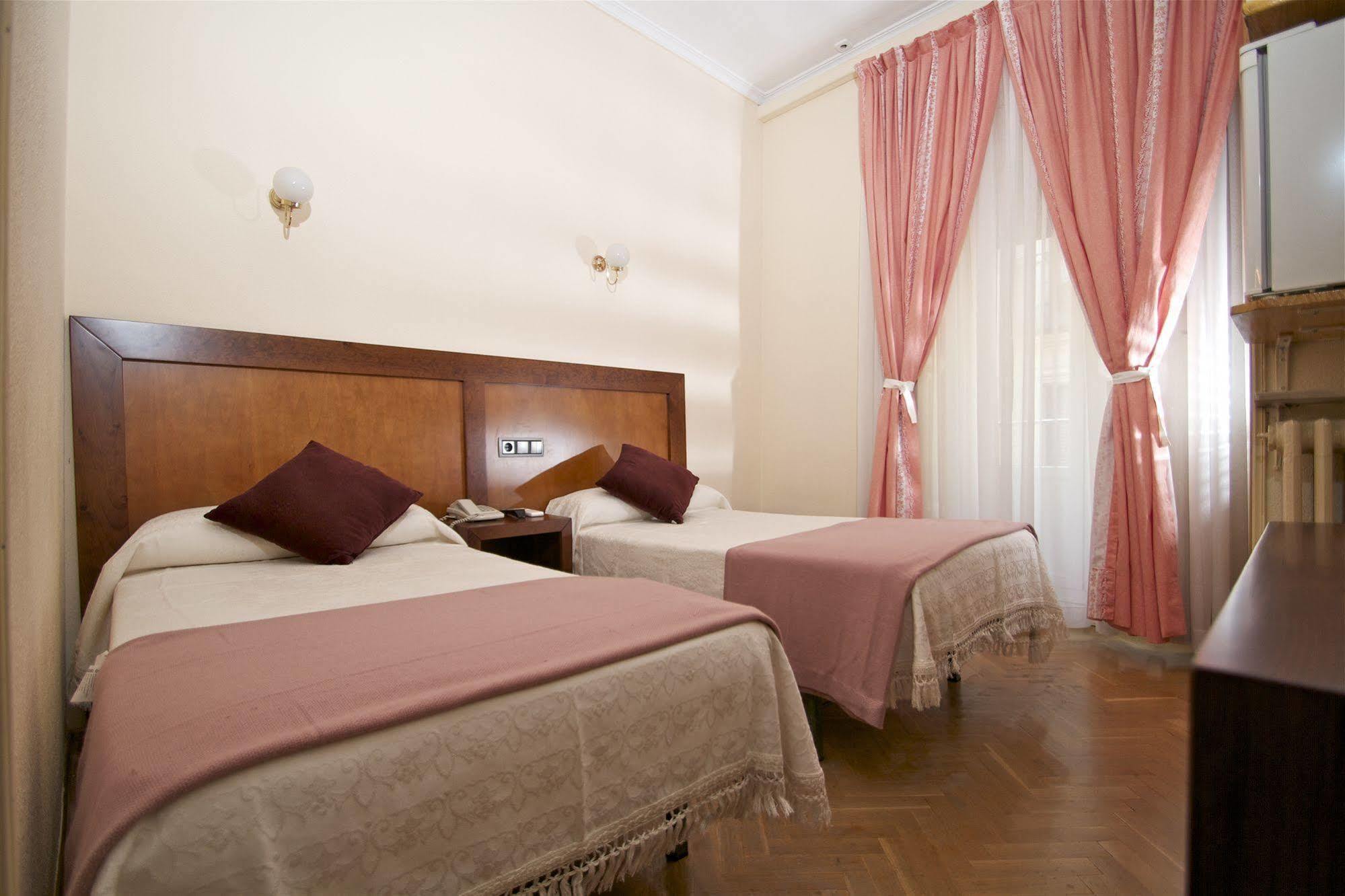 Hostal Greco Gran Via Мадрид Экстерьер фото